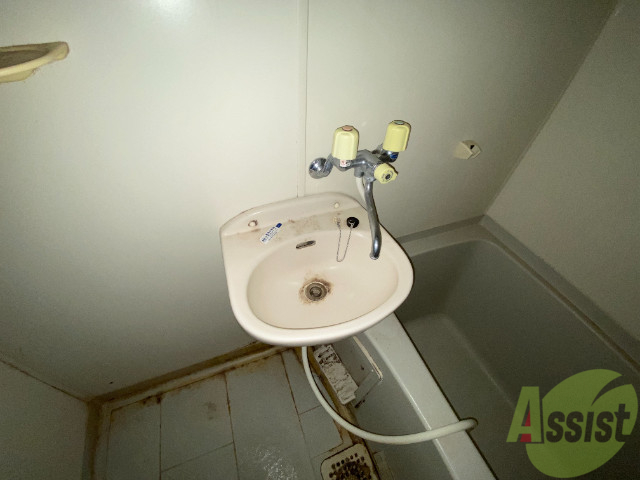 洗面設備　洗面所つきで簡単な身支度に便利そうですね。