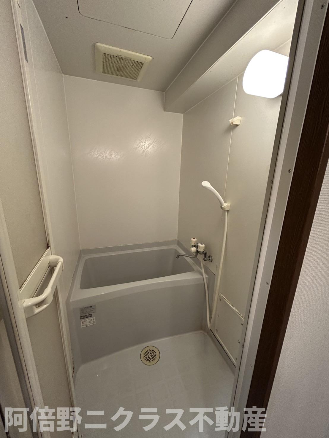 バス・シャワールーム　内装は別部屋の参考写真です。