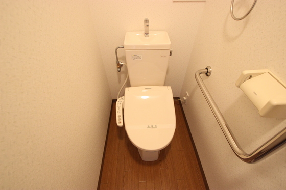 トイレ　※別号室の写真です。