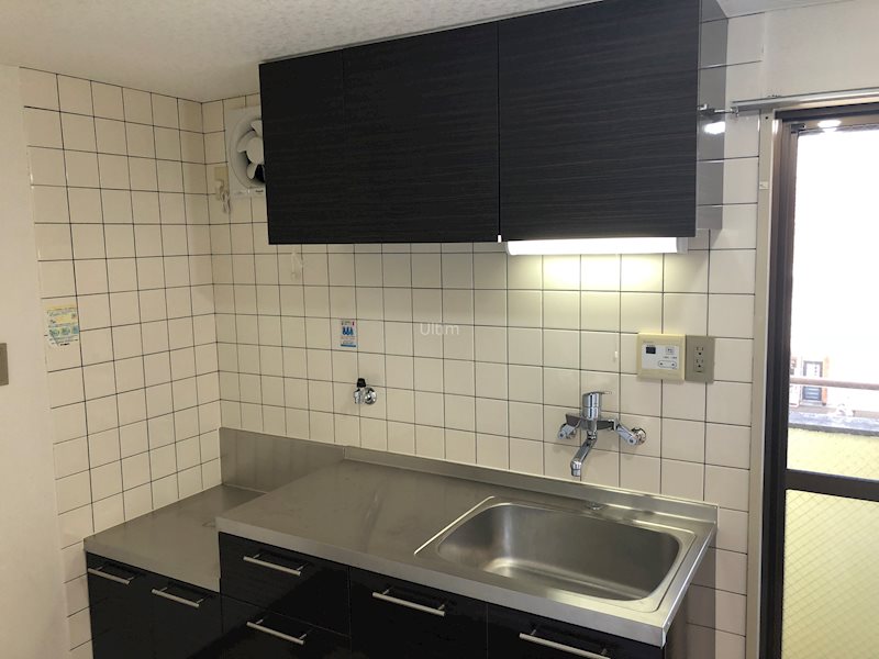 キッチン　※同タイプの他のお部屋です