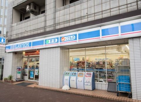 コンビニ　ローソン 中野本町一丁目店（コンビニ）まで376m