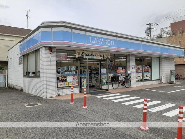 コンビニ　ローソン方違神社前（コンビニ）まで426m