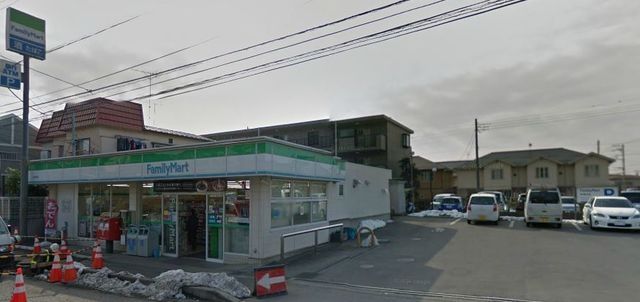 コンビニ　ファミリーマート藤沢柄沢店（コンビニ）まで447m