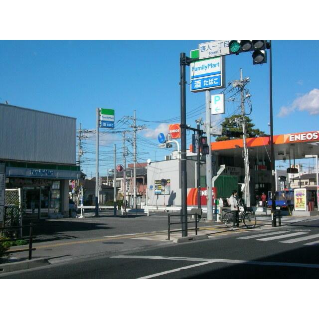 コンビニ　ファミリーマート舎人一丁目店（コンビニ）まで426m