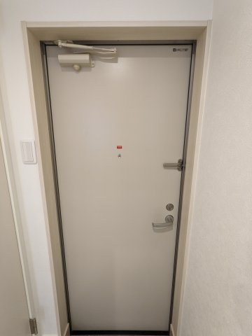 玄関　103号室