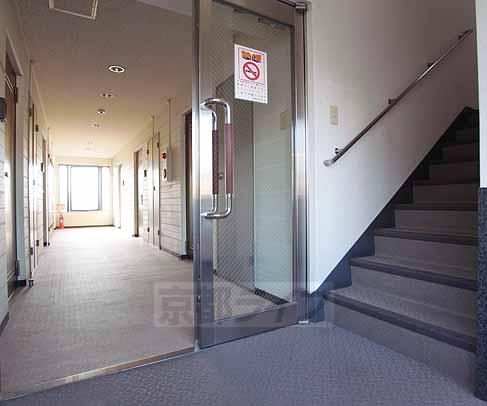 ロビー　共用部分も綺麗です。