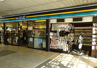 コンビニ　Odakyu MART 喜多見店（コンビニ）まで301m