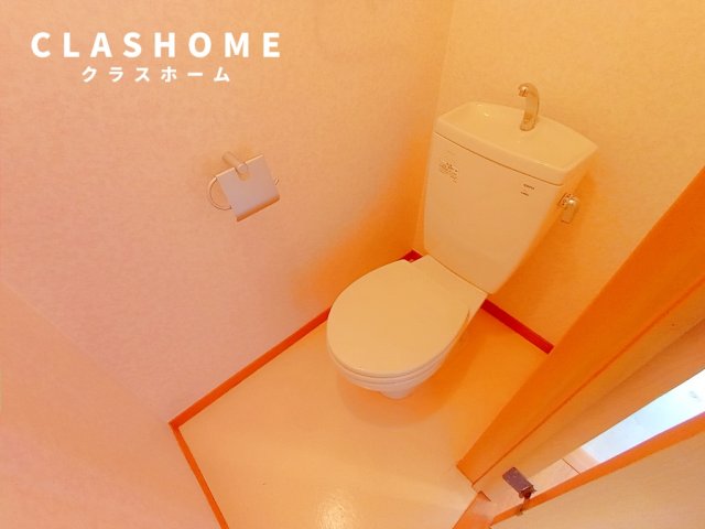 トイレ　同物件の別部屋になります。