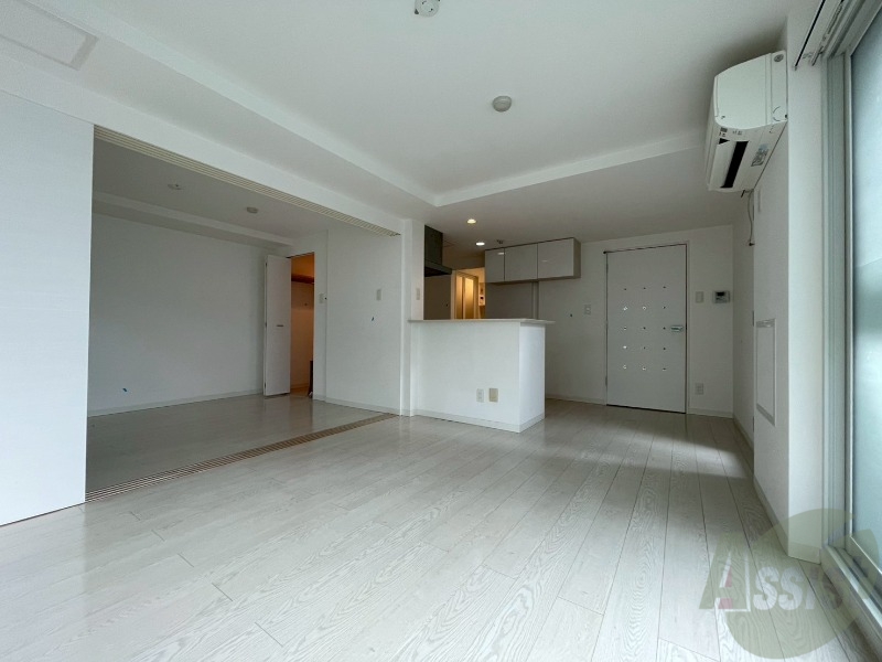 居室・リビング　広くてキレイなお部屋が広がっていて、充実した生活が送れそう。