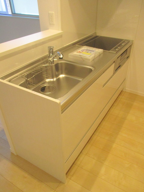 キッチン　お掃除も楽なＩＨシステムキッチン