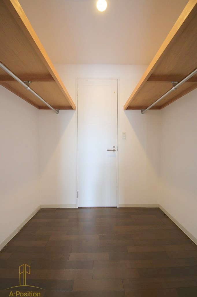 収納　KDX堺筋本町レジデンス