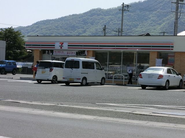 コンビニ　セブンイレブン　三豊豊中店（コンビニ）まで1202m