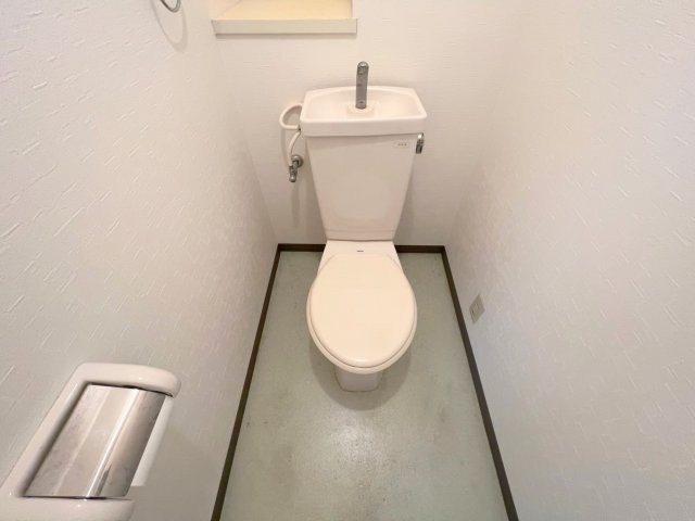 トイレ　清潔感のあるトイレは、誰もがリラックスできる空間です。