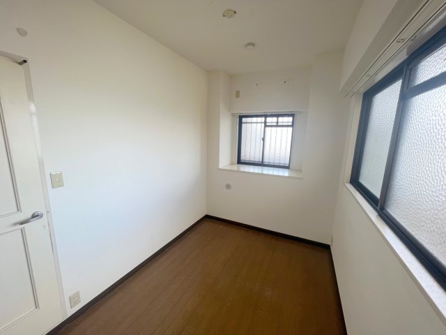 居室・リビング　どんな家具でも合わせやすいですよ。