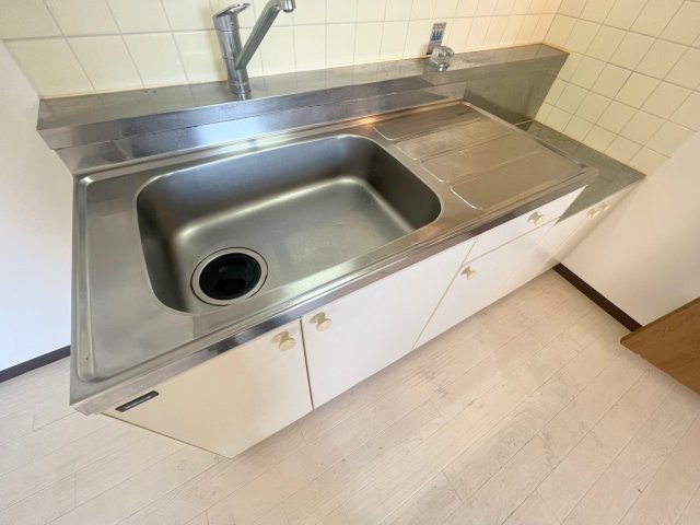 キッチン　あなたの好みに合わせたコンロを置いてくださいね。