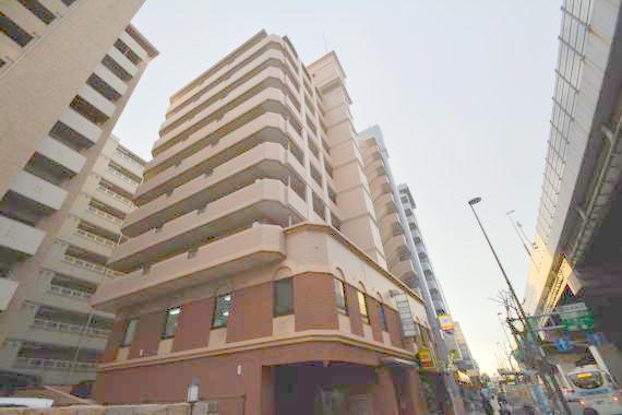 建物外観　存在感のある外観は落ちついた色合いで、堂々としていますね。