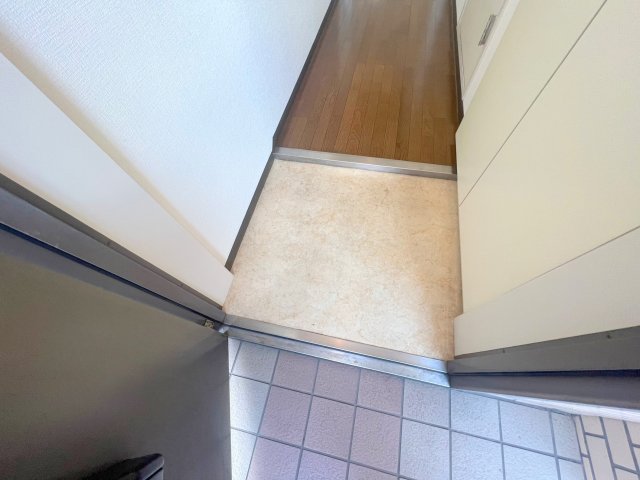 玄関　玄関が大きいと、とても解放感があります。