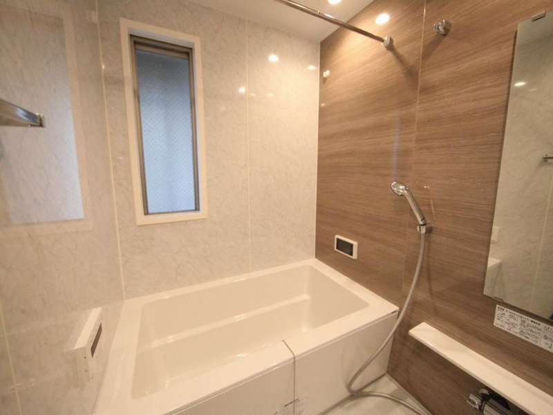 バス・シャワールーム　追い焚き　浴室暖房乾燥機　防水ＴＶ付バスルーム