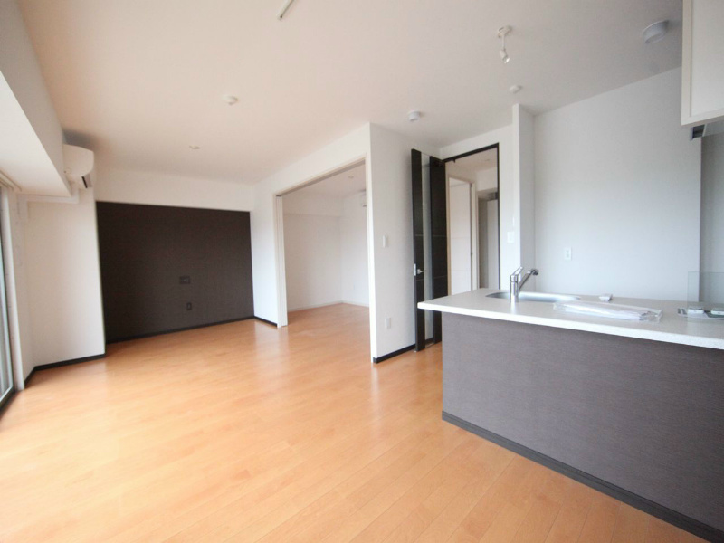 バルコニー　ＬＤＫ17.8帖　洋室6帖とつなげても仕切っても使えます