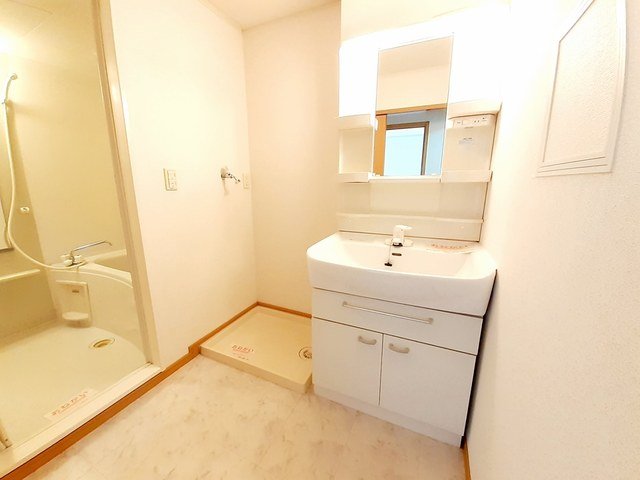 洗面設備　スペースが確保できる洗面所です