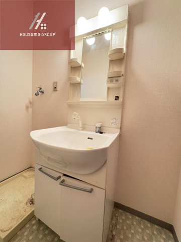 洗面設備　同施工会社・同型モデルの室内です。（参考写真・イメージ写真）