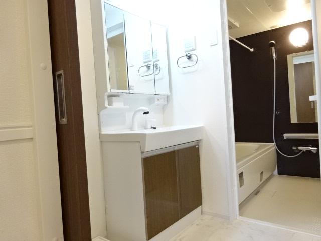 洗面設備　洗髪洗面化粧台