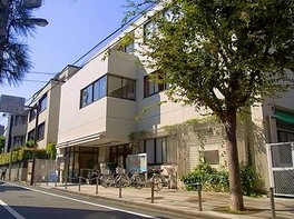 図書館　新宿区立中町図書館（図書館）まで1347m