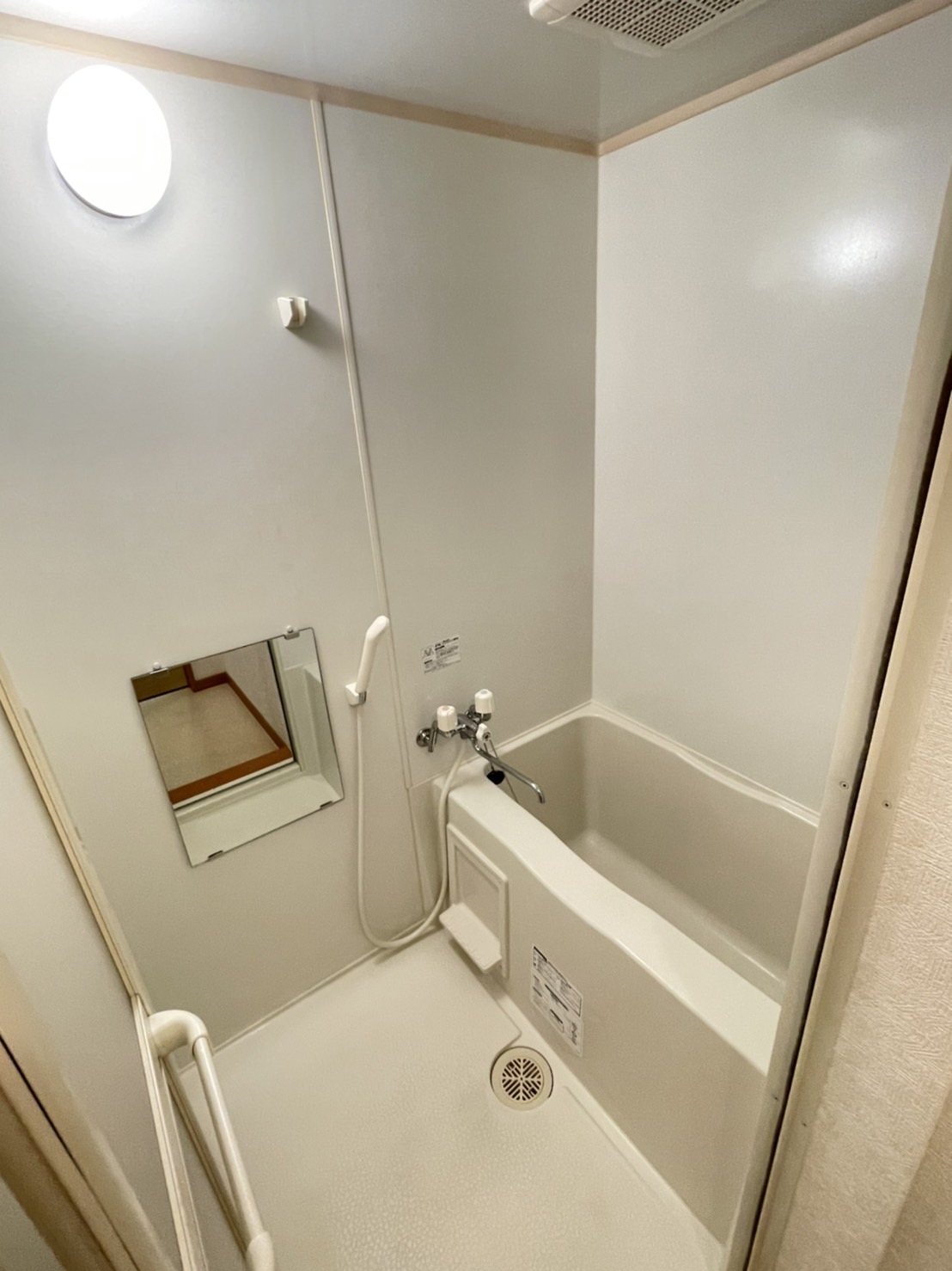 バス・シャワールーム　他号室のお写真です。参考にご覧ください。