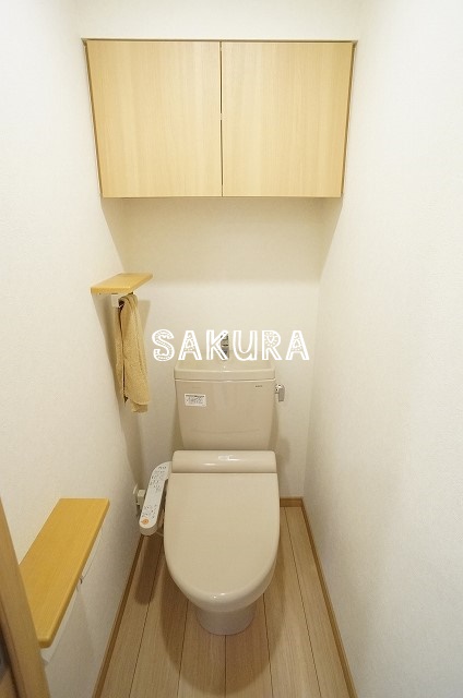 トイレ　嬉しい温水洗浄便座♪