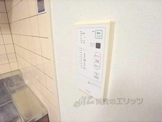 その他設備　給湯器リモコン
