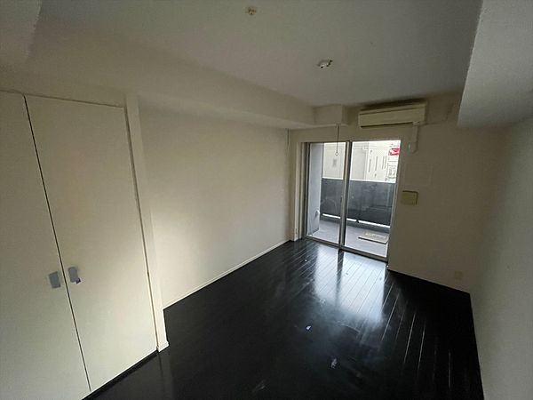 居室・リビング　ゆったり過ごせる居間です