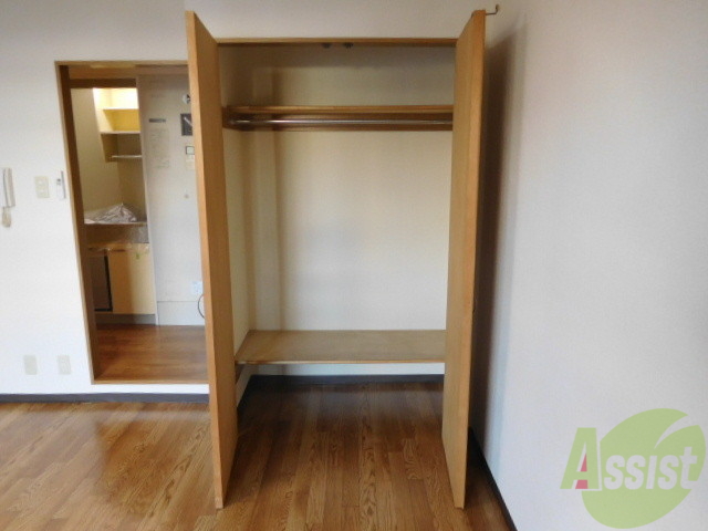 収納　奥行ある収納です。