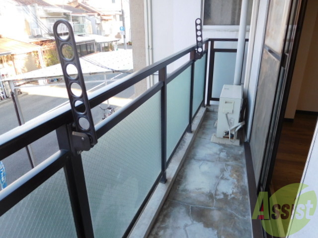 バルコニー　ゆったりバルコニーたくさん洗濯できます