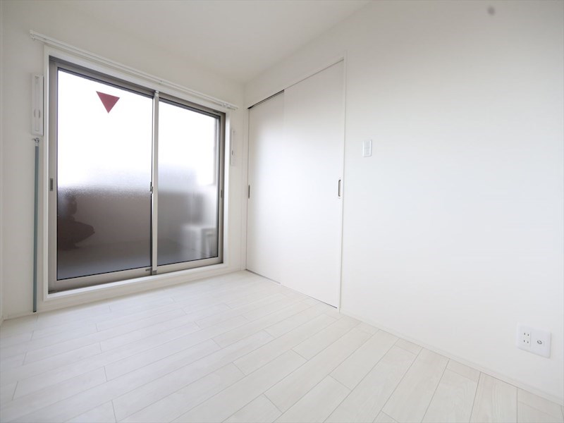 バルコニー　洋室4.4帖　2面採光　バルコニー