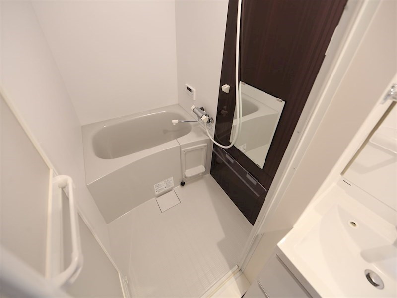 バス・シャワールーム　浴室暖房乾燥機付　追い焚き・オートバス機能付お風呂