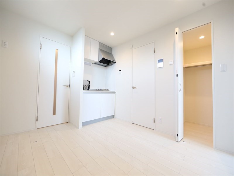 居室・リビング　ＤＫ6.3帖　クローゼット付（収納充実してます）