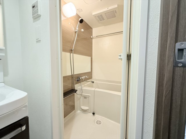 バス・シャワールーム　同一タイプです。