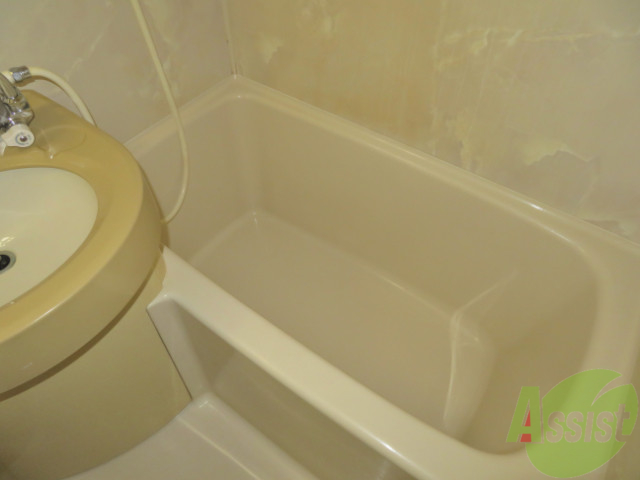 バス・シャワールーム　お風呂場は、浴槽が有りとても嬉しいですね。