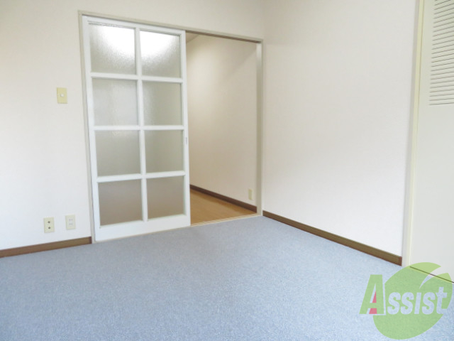 その他部屋・スペース　リビングの別角度はこんな感じになっています。