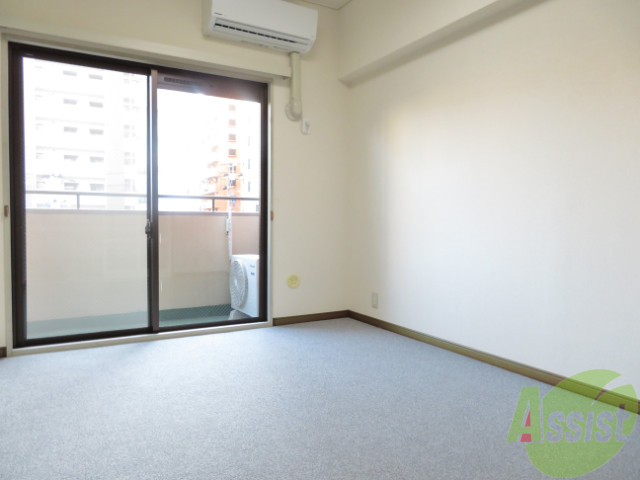 居室・リビング　リビングは陽当たりも良く昼間は明るく照らしてくれますね