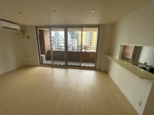 居室・リビング　リビング・ダイニング・キッチン　※同タイプの部屋のお写真です