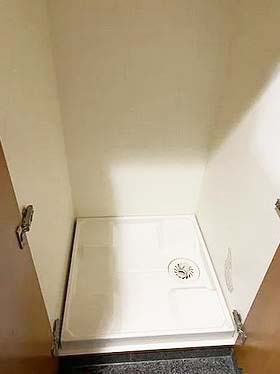 その他設備　★洗濯機置き場、扉付きで音も軽減★