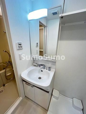 洗面設備　スペースが確保できる洗面所です