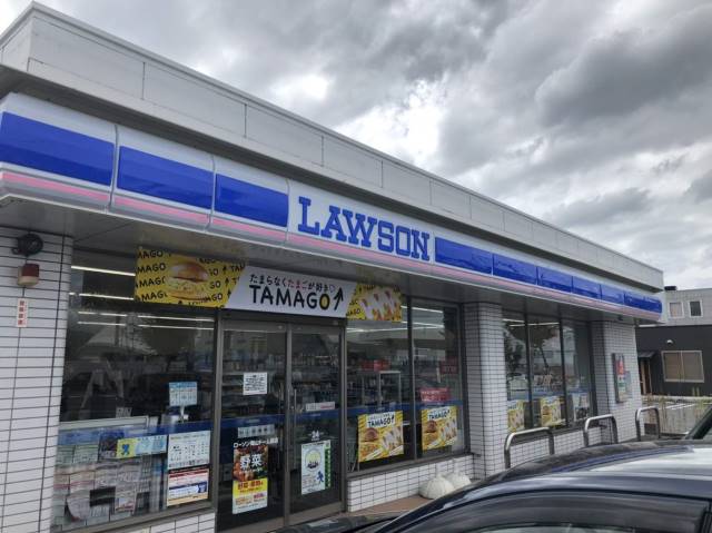 コンビニ　ローソン岡山ドーム前店（コンビニ）まで724m