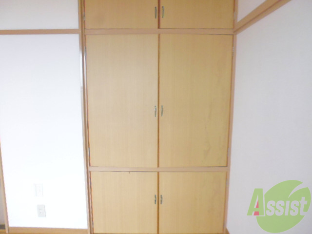 収納　収納はこちらの押入れになっています。