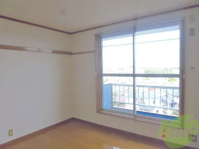 居室・リビング　リビングは８帖のフローリングになっています。