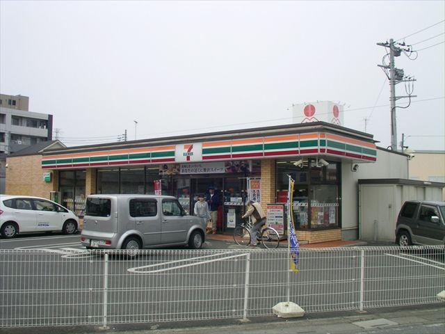 コンビニ　セブンイレブン豊春駅前店（コンビニ）まで487m