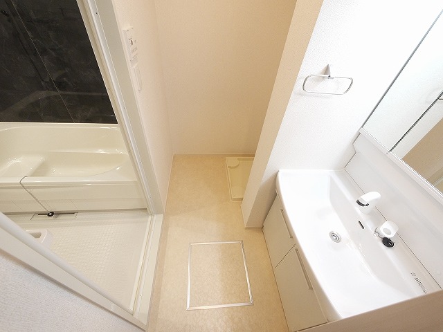 洗面設備　脱衣スペースもあります