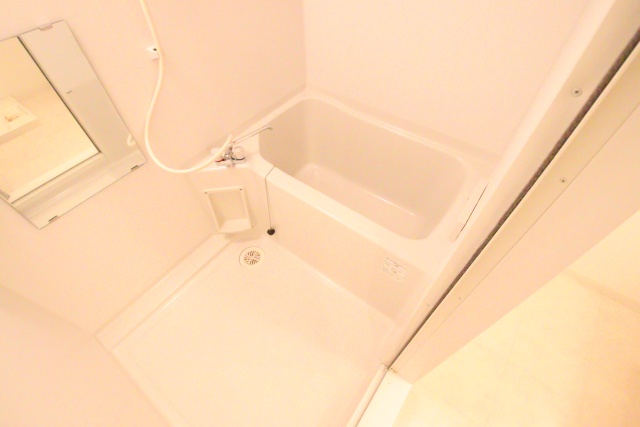 バス・シャワールーム　※別室の参考写真の為、現況優先です。