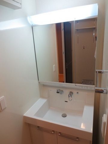 洗面設備　★大きな独立洗面台です。★